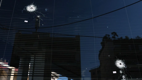 Πυροβολισμοί έξω από εταιρεία αυτοκινήτων στη Θεσσαλονίκη