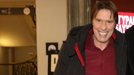 Στράτος Τζώρτζογλου