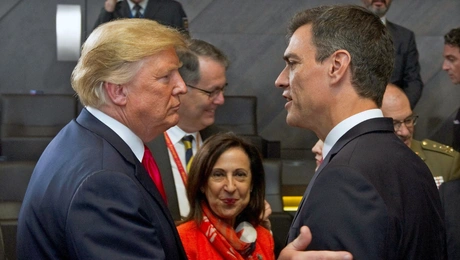 Ο πρόεδρος των ΗΠΑ, Ντόναλντ Τραμπ, με τον Ισπανό πρωθυπουργό, Πέδρο Σάντσεθ