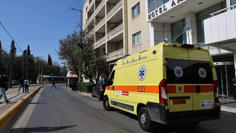 Νεκρή 51χρονη που έπεσε από τον 2ο όροφο στο υπουργείο Τουρισμού