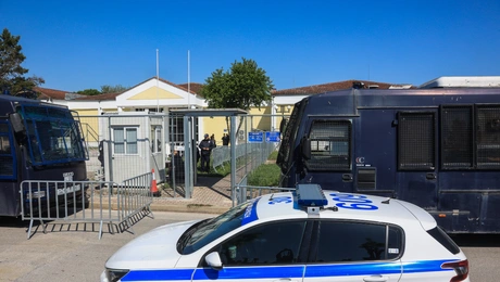 Η αίθουσα όπου λαμβάνει χώρα η δίκη για τα Τέμπη