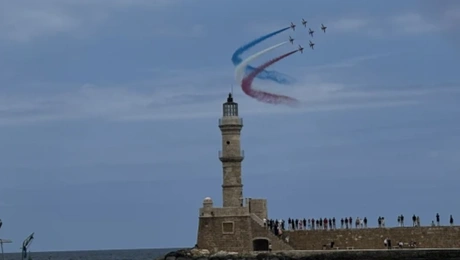 Τα Red Arrows «έσκισαν» τον ουρανό των Χανίων