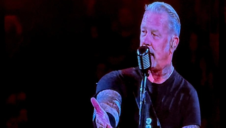 Metallica ΟΑΚΑ Τζέημς Χέτφιλντ