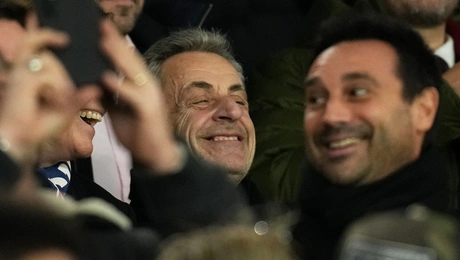 Ο Νικολά Σαρκοζί σε αγώνα του Champions League