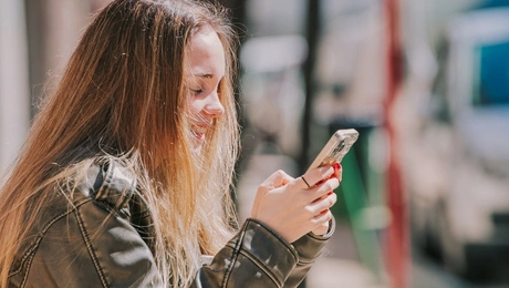 Χρήση smartphone από ανήλικη