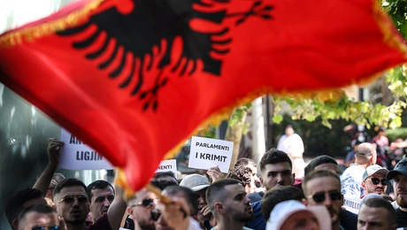 διαδηλωσεις στην αλβανια