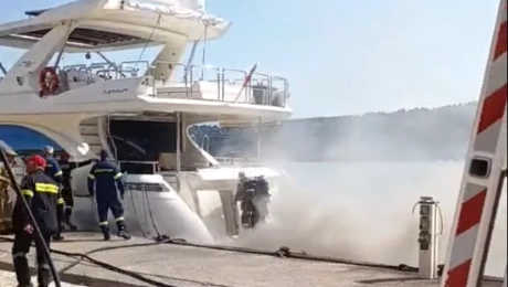 Φωτιά σε σκάφος στην Αμφιλοχία