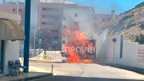 Φωτιά σε αστικό λεωφορείο
