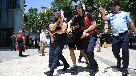 συλληψεις στην αλβανια