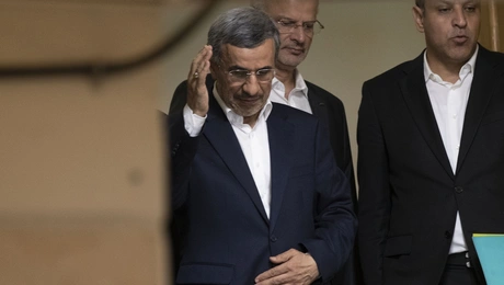Ο Μαχμούντ Αχμαντινετζάντ