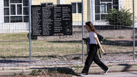Μνημείο για τους νεκρούς στα Τέμπη εκτός των δικαστηρίων