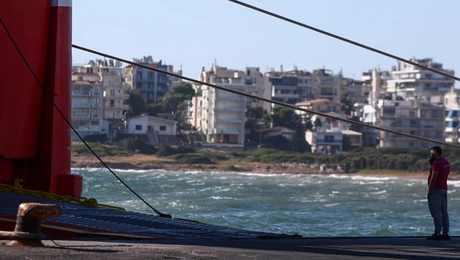 Ισχυροί άνεμοι σαρώνουν την επικράτεια