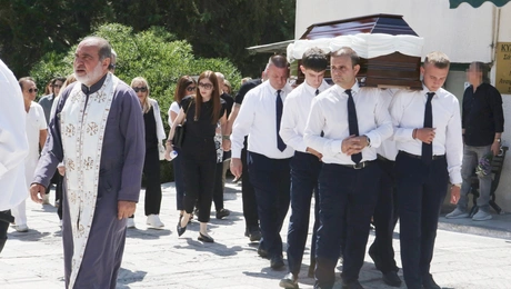 Κηδεία Τζένης Ζαχαροπούλου