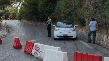 Κλειστή η είσοδος και η έξοδος του Λυκαβηττού λόγω κινδύνου φωτιάς