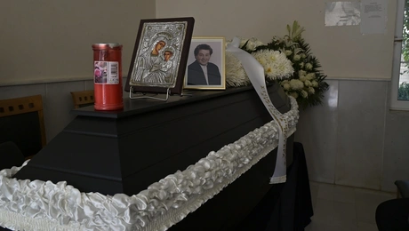 Η σορός του Μιχάλη Μόσιου στο κοιμητήριο