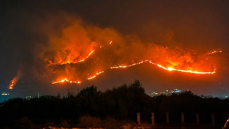 Φονική πυρκαγιά στη Σικελία