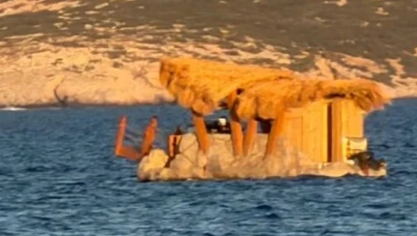 Πλωτή Καντίνα