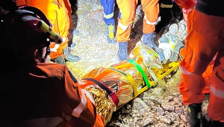 Η στιγμή διάσωσης τραυματισμένου πυροσβέστη