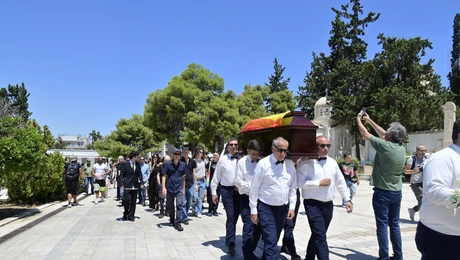 Εικόνες από την κηδεία της Πάολας Ρεβενιώτη