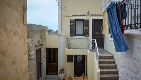 Το σπίτι στη Σύρο όπου τραυματίστηκε θανάσιμα η 42χρονη