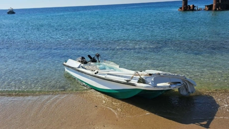 Εντοπίστηκε η βάρκα που επέβαιναν ο 69χρονος αγνοούμενος και η σύζυγός του