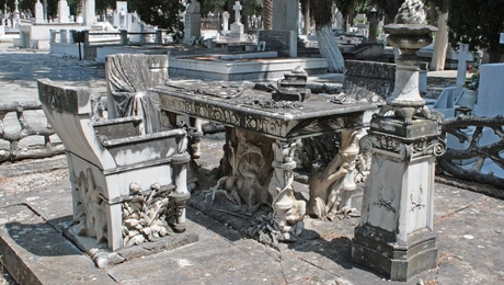 Ο τάφος «τραπεζαρία»