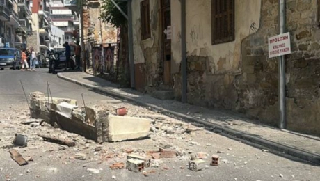 Το μπαλκόνι που κατέρρευσε στην Καβάλα