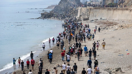 Μαζική εισροή μεταναστών από το Μαρόκο στη Θέουτα