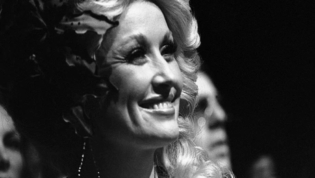Η Ντόλι Πάρτον στα CMA Awards του Νάσβιλ, 1977