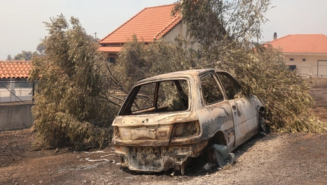 Αποκαΐδια από τη φωτιά στο Πόρτο Γερμενό