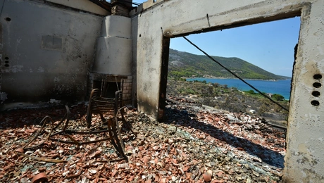 φωτια-καμμενο-σπιτι