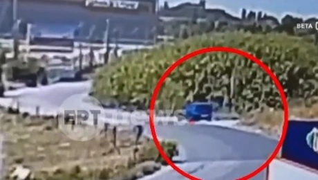 Βίντεο από τη στιγμή που ο 59χρονος βάζει φωτιά στη Σίνδο