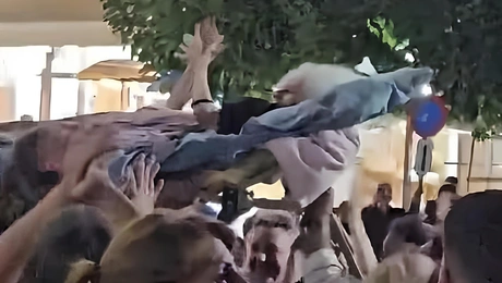  γιαγια ξαπλωστρα 