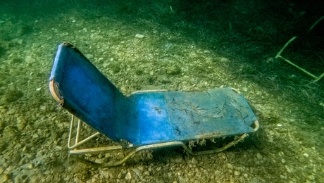 Σκουπίδια στον βυθό της θάλασσας