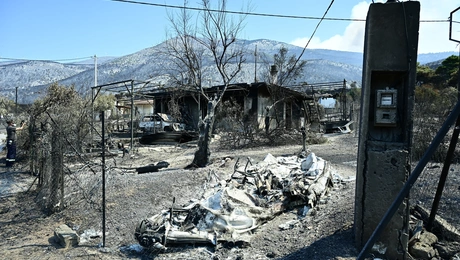 Εικόνες μετά τη φωτιά στο Πόρτο Γερμενό