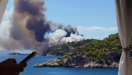 φωτια τωρα σαλαμινα