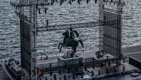 Η σκηνή για τη συναυλία του Αντώνη Ρέμου