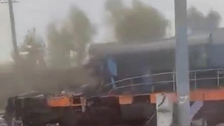 <blockquote class="twitter-tweet"><p lang="en" dir="ltr">Footage of the strike on a checkpoint on the Ukrainian-Polish border<br><br>Ukrainian Foreign Minister Andrii Sybiha called what happened “Putin’s terror” and said that the Russian threat is now literally knocking on the doors of the EU and NATO.<br><br>Sybiha called on partners to increase… <a href="https://t.co/bUvBAkUvcz">https://t.co/bUvBAkUvcz</a> <a href="https://t.co/AwhjhNJFFP">pic.twitter.com/AwhjhNJFFP</a></p>&mdash; NEXTA (@nexta_tv) <a hre