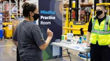 H Amazon επιβεβαίωσε τους φόβους για μαζικές απολύσεις που άρχισαν να εμφανίζονται από τον Νοέμβριο.