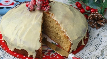 Βασιλόπιτα με γλάσο και φλουρί