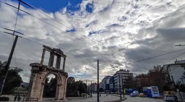 Σύννεφα στην Αθήνα