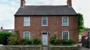 Παλιό σπίτι από τούβλο