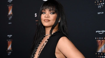 Η τραγουδίστρια και επιχειρηματίας Ριάνα 