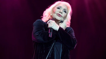 Η Μαρινέλλα επί σκηνής