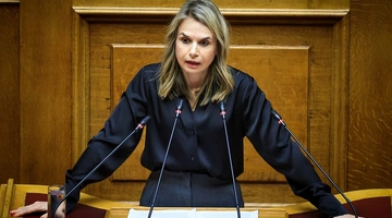 Η Μιλένα Αποστολάκη στη Βουλή
