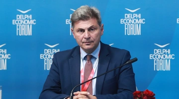 Ο Νίκος Φαραντούρης