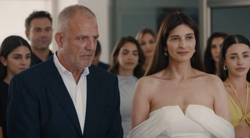 Η Γη της Ελιάς: Στάθης και Ιουλία παντρεύονται