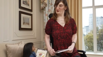 Η πιο ψηλή και η πιο κοντή γυναίκα στον κόσμο