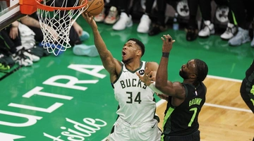 Ο Γιάννης Αντετοκούνμπο