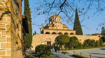 Το μοναστήρι στη Σουρωτή όπου είναι ο τάφος του Αγίου Παϊσίου